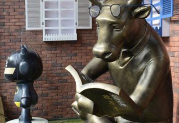 济南看书的牛卡通动物铜雕：艺术品级的制作品质