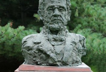 济南路易斯·巴斯德铜雕头像雕塑，纪念医学院著名人物