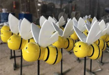 济南动感蜜蜂雕塑，营造精致的都市公园