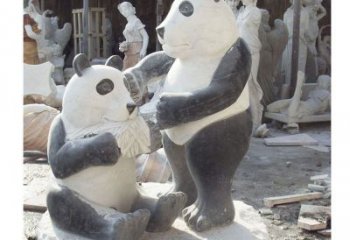 济南母子熊猫石雕，传达真挚的亲情