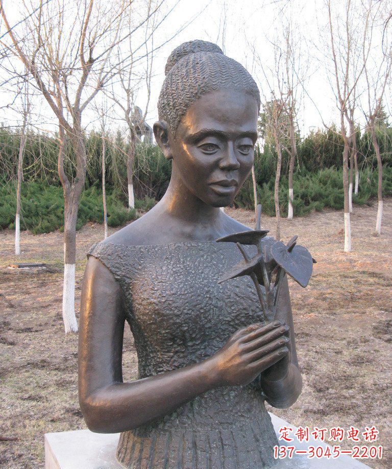 济南浪漫艺术·女人铜雕