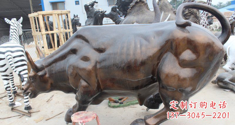 济南牛玻璃钢仿铜动物雕塑