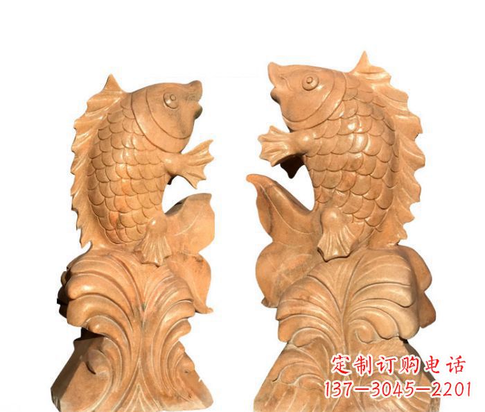 济南中领雕塑:精美的鲤鱼喷水晚霞红石雕