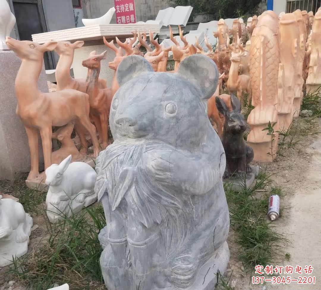 济南青石熊猫雕塑,传承古典文化