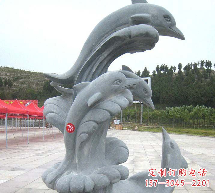 济南青石海豚雕塑由中领雕塑制作,是一款以海豚…