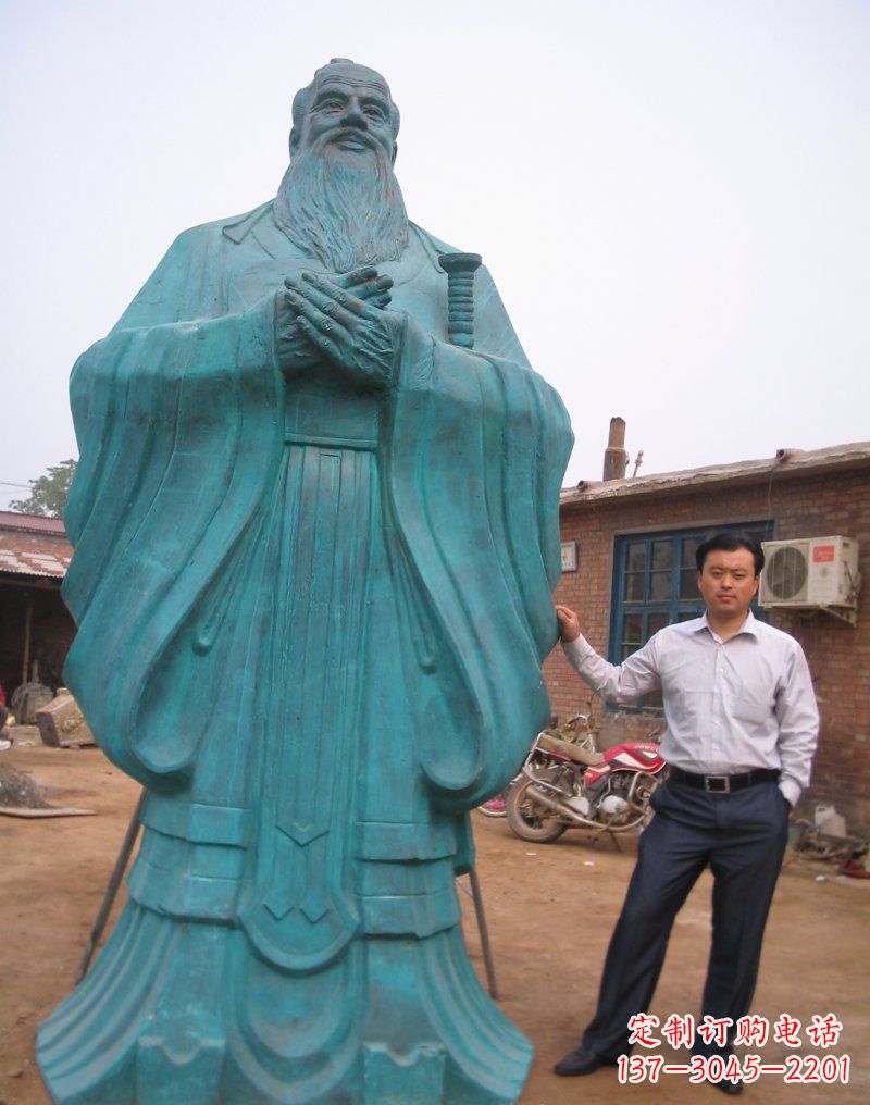 济南来自中国历史的经典孔子雕塑