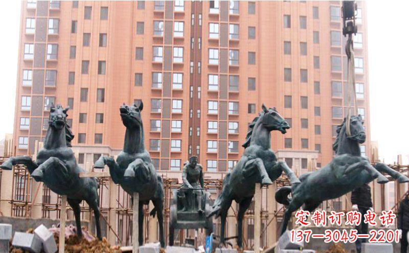 济南精美青铜马拉车广场雕塑
