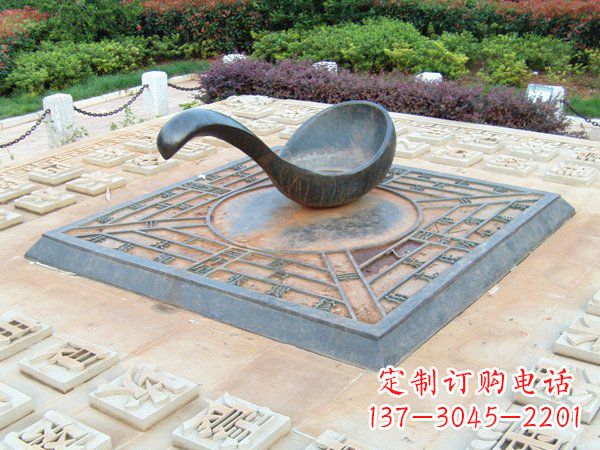 济南青铜司南指南针:体现传统文化的精致雕塑