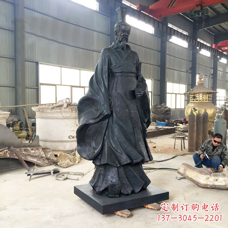 济南体现古典韵味,屈原铜雕塑!