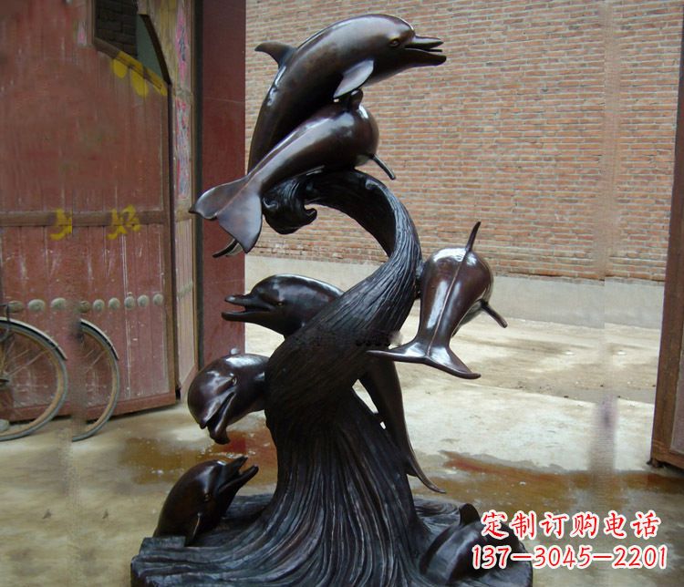 济南尊贵华丽的海豚雕塑