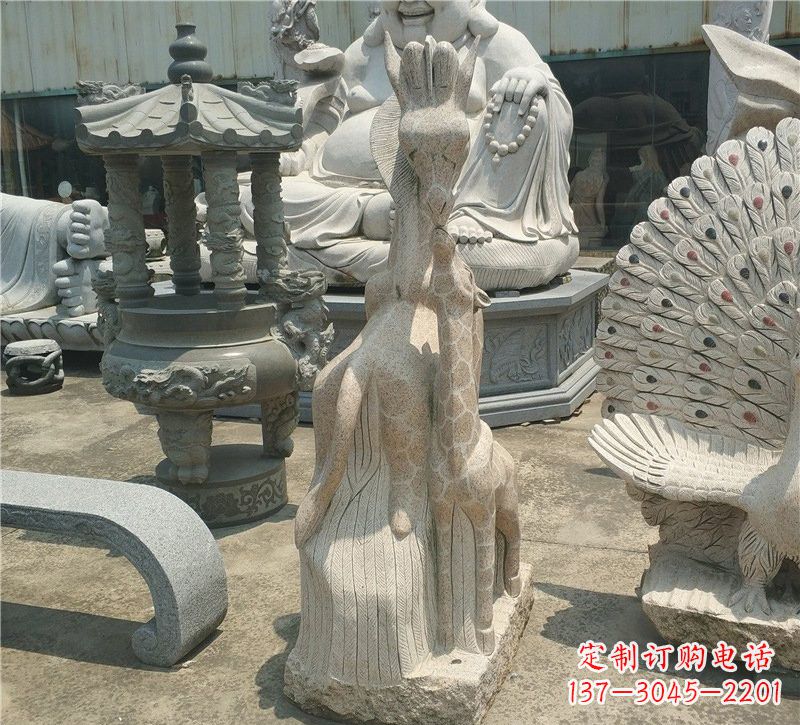 济南高贵优雅的长颈鹿雕塑