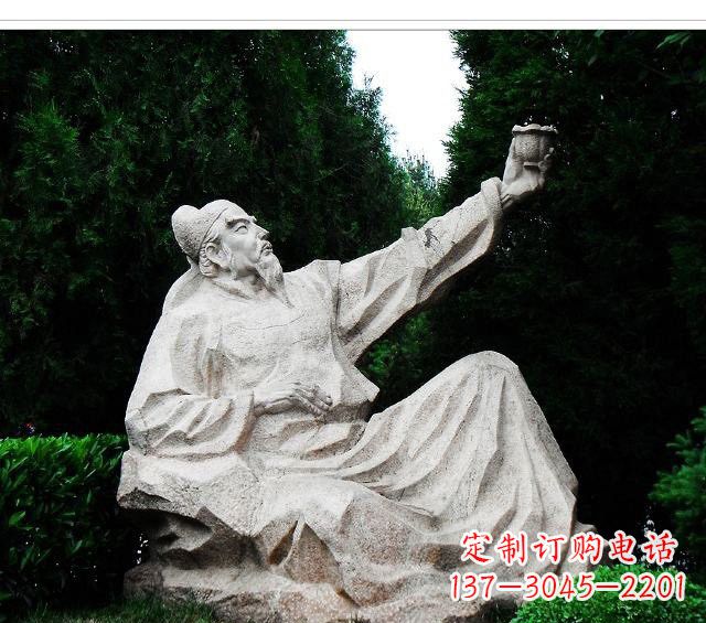 济南百花齐放的李白雕塑