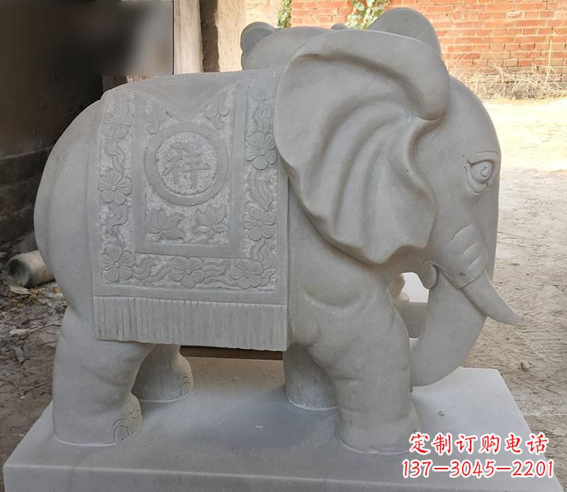 济南风格多样的大象雕塑