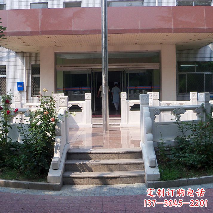 济南石雕校园国旗台