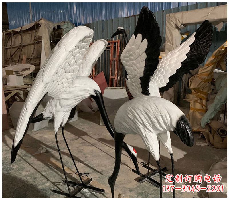 济南石雕展翅丹顶鹤动物雕塑