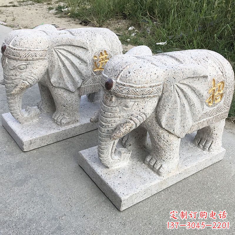 济南寺庙门口大象石雕