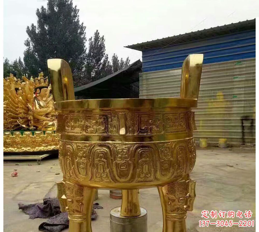 济南寺庙三足圆形香炉铜雕
