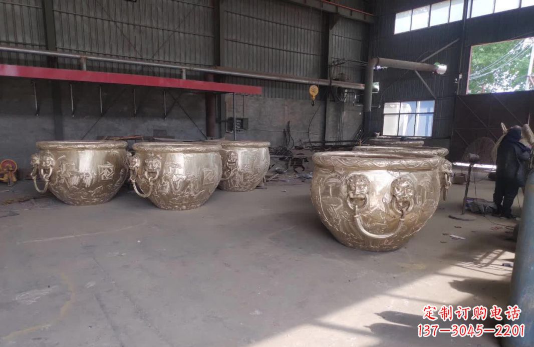 济南寺庙水缸铜雕塑
