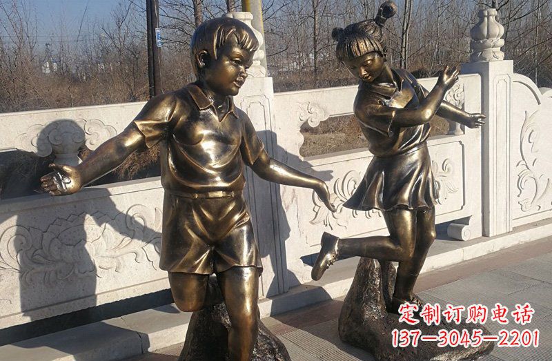 济南踢毽子的儿童铜雕 (2)