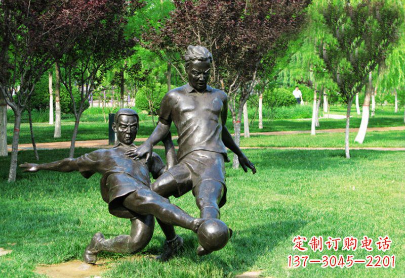 济南踢足球的人物铜雕222