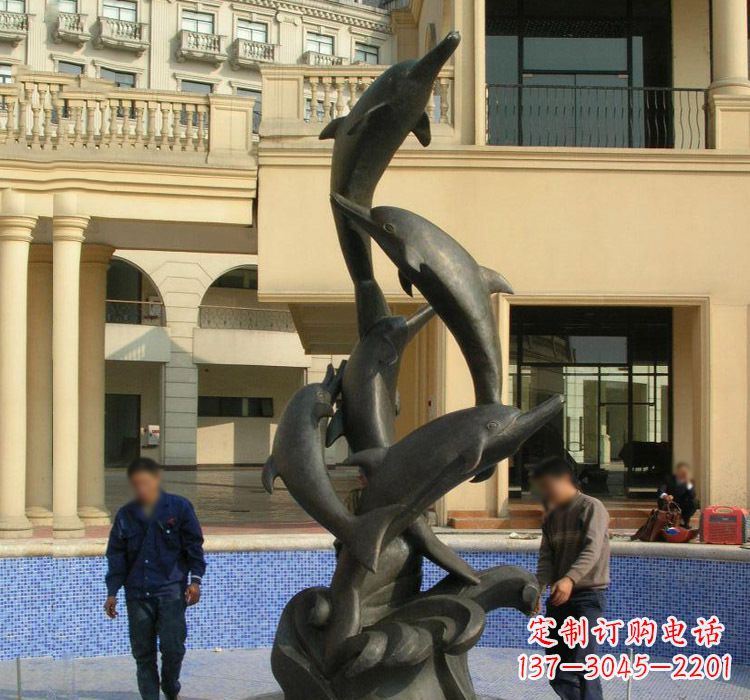 济南跳跃海豚雕塑