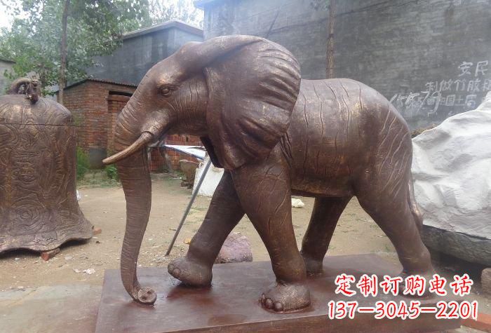 济南铜大象雕塑