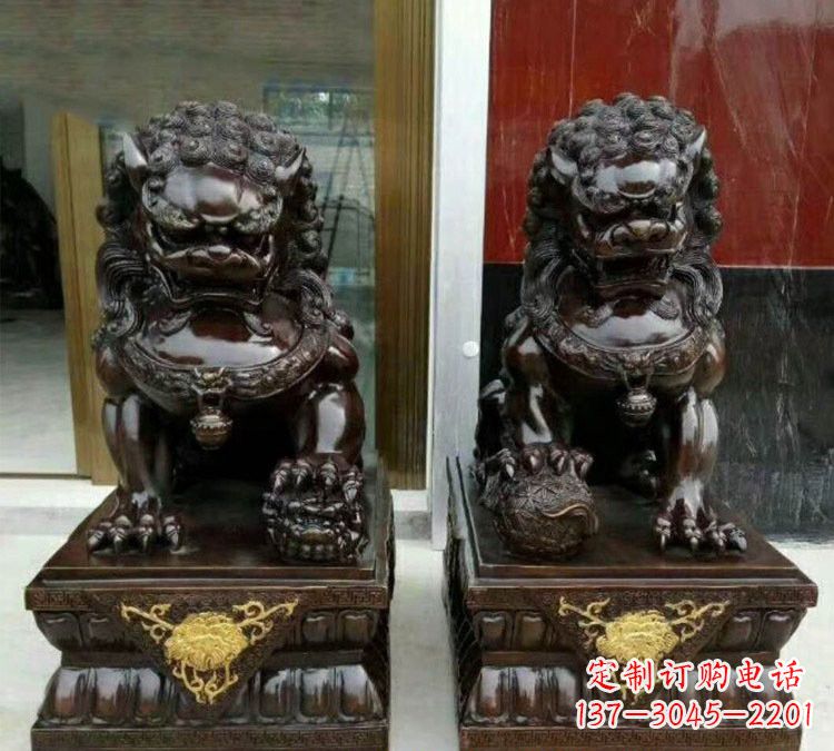 济南铜雕故宫狮子