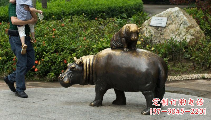 济南铜雕母子河马