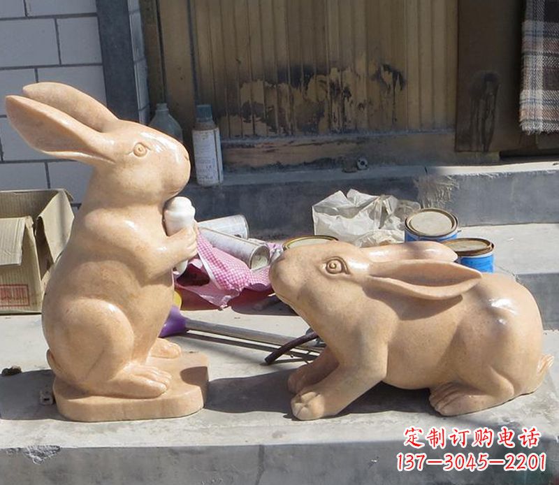 济南兔子石雕公园动物摆件