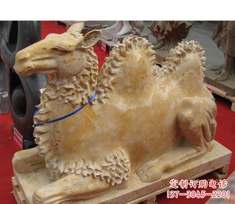 济南晚霞红动物骆驼石雕