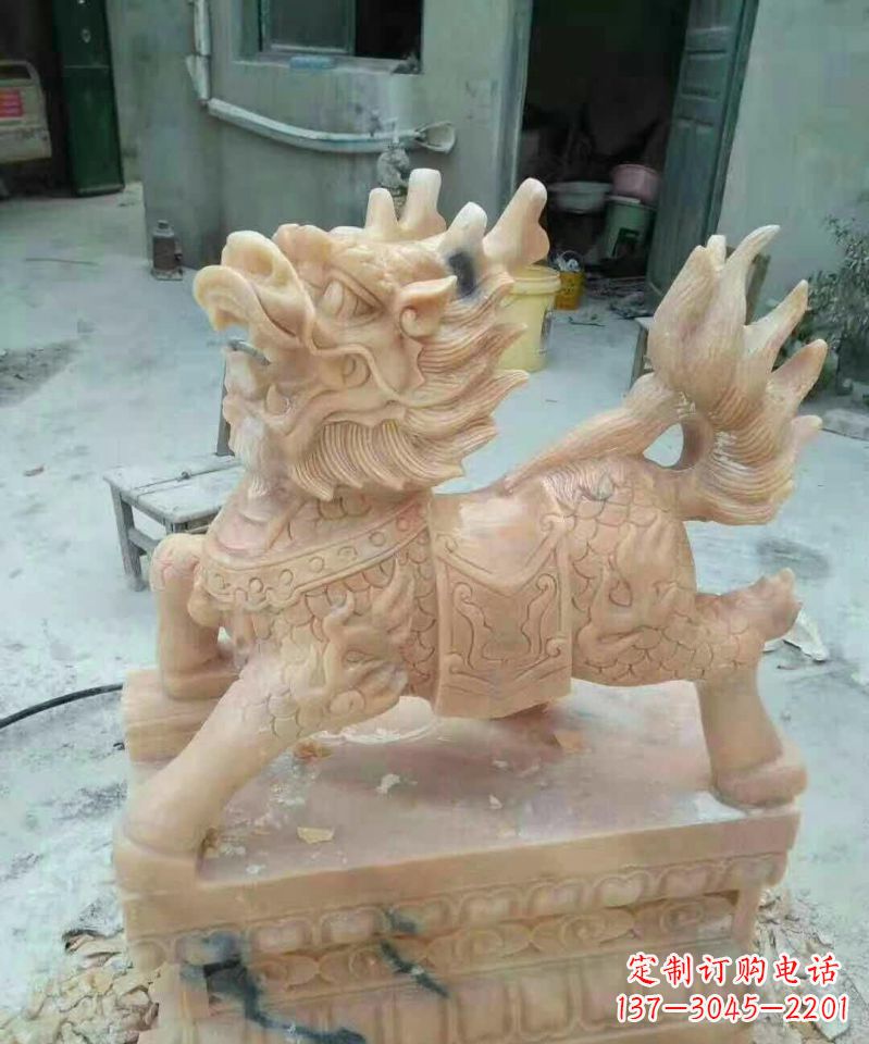 济南晚霞红麒麟雕塑112