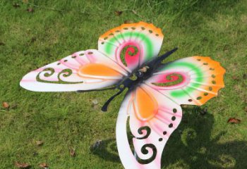 济南暖色不锈钢蝴蝶雕塑--精致细腻如蝶般的自在