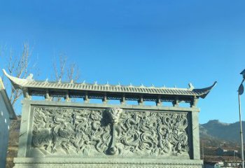 济南青石九龙壁，精美雕塑饰衬城市广场