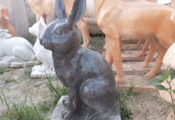 济南青石公园兔子雕塑，实惠的艺术装点