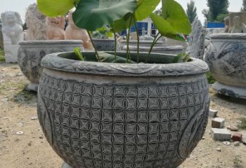 济南荷花鱼石雕塑，精美雕塑展现浪漫情怀