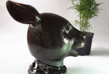 济南表彰传统的中国生肖兔铜铸雕塑