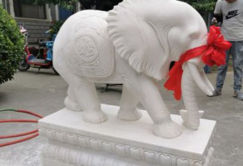 济南中领雕塑的石雕大象招财摆件