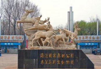 济南梅花鹿雕塑——令公园更美丽