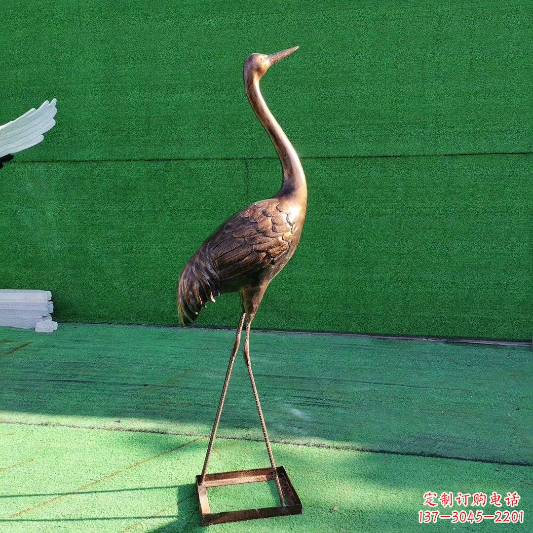 济南仙鹤衔芝铜雕