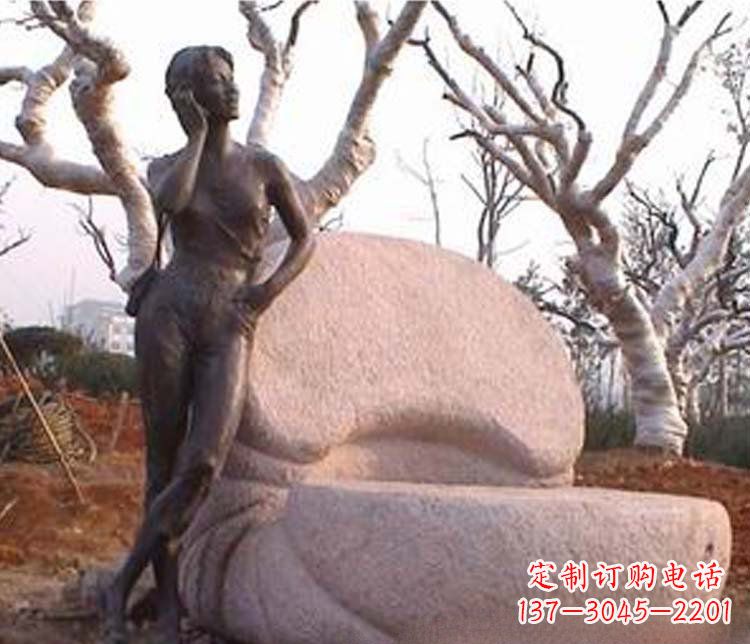 济南现代女人打电话铜雕