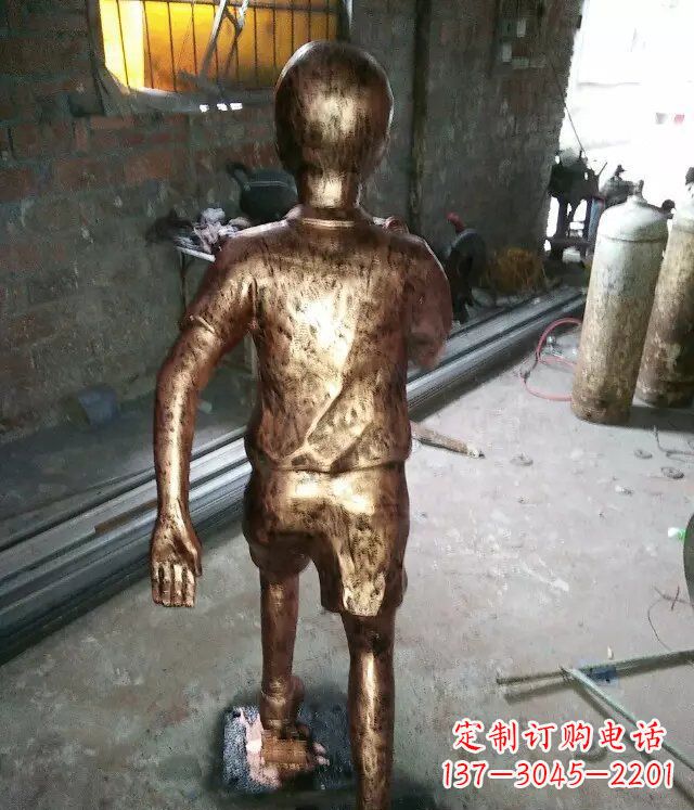 济南小孩跑步公园人物铜雕 (2)
