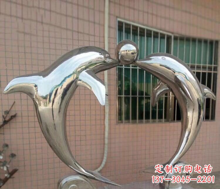 济南校园不锈钢海豚顶球雕塑