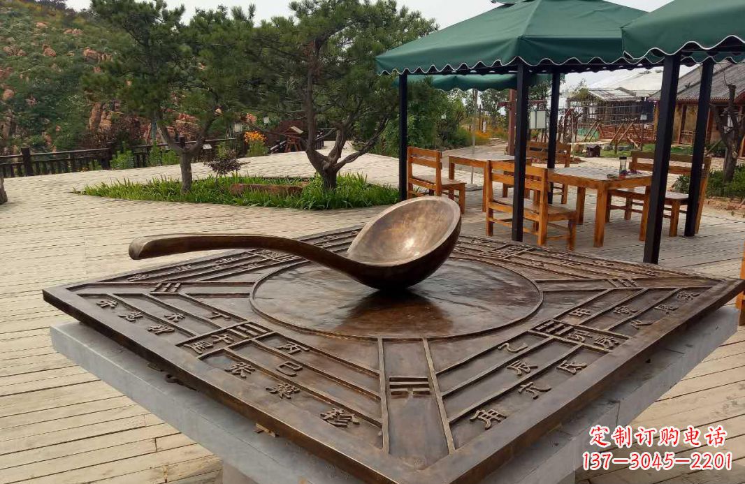 济南校园古代司南铜雕