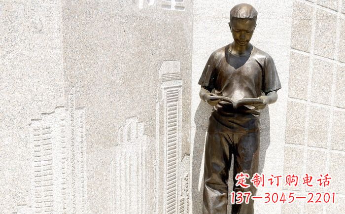 济南校园看书的学生人物铜雕