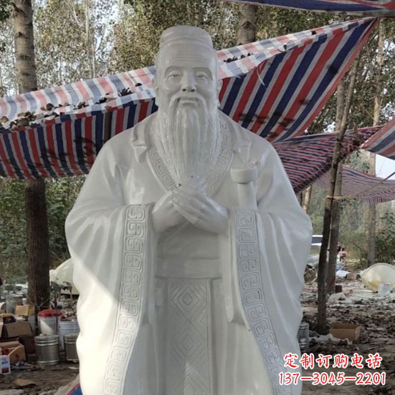 济南校园孔子雕像
