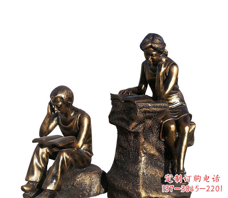 济南校园铸铜学生看书人物雕塑