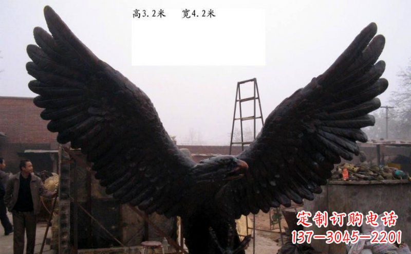 济南雄鹰展翅老鹰铜雕