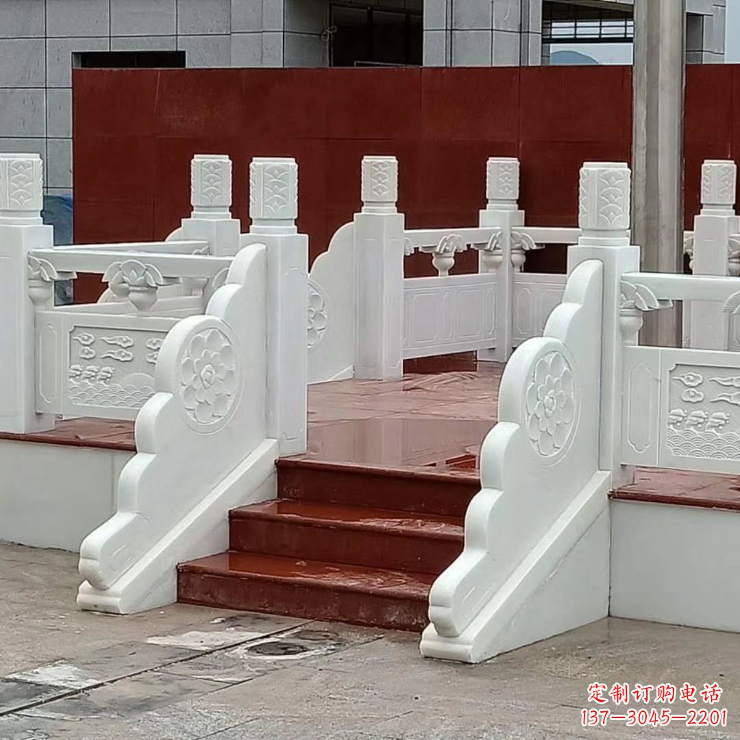 济南学校校园国旗台石雕