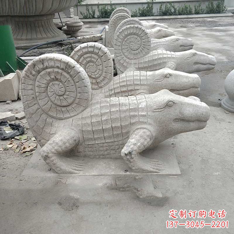济南园林水池水景鳄鱼砂岩喷水雕塑