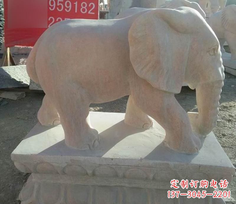 济南园林晚霞红大象雕塑